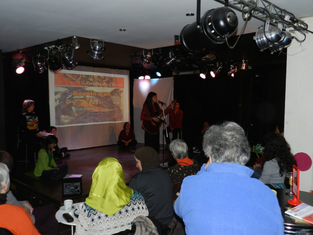 Présentation publique de (Des)équilibres par le Collectif de la ligne 10