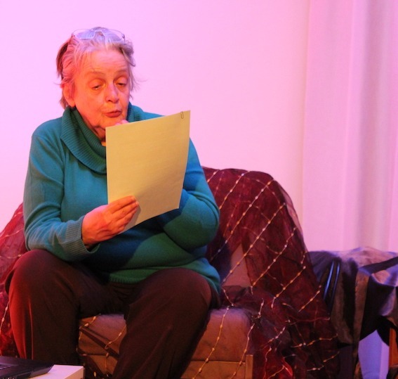 Tatiana Seinlet lors de la lecture-spectacle de "Femme sauvage"